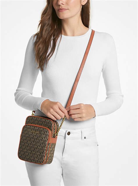 michael kors tasche jet set grün|Jet Set Travel Medium Signature Logo Satchel .